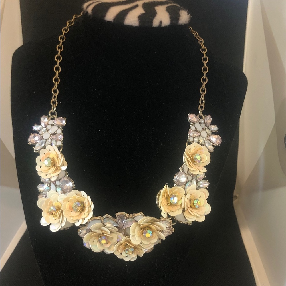 Vintage Floral Gold and Cream Necklace